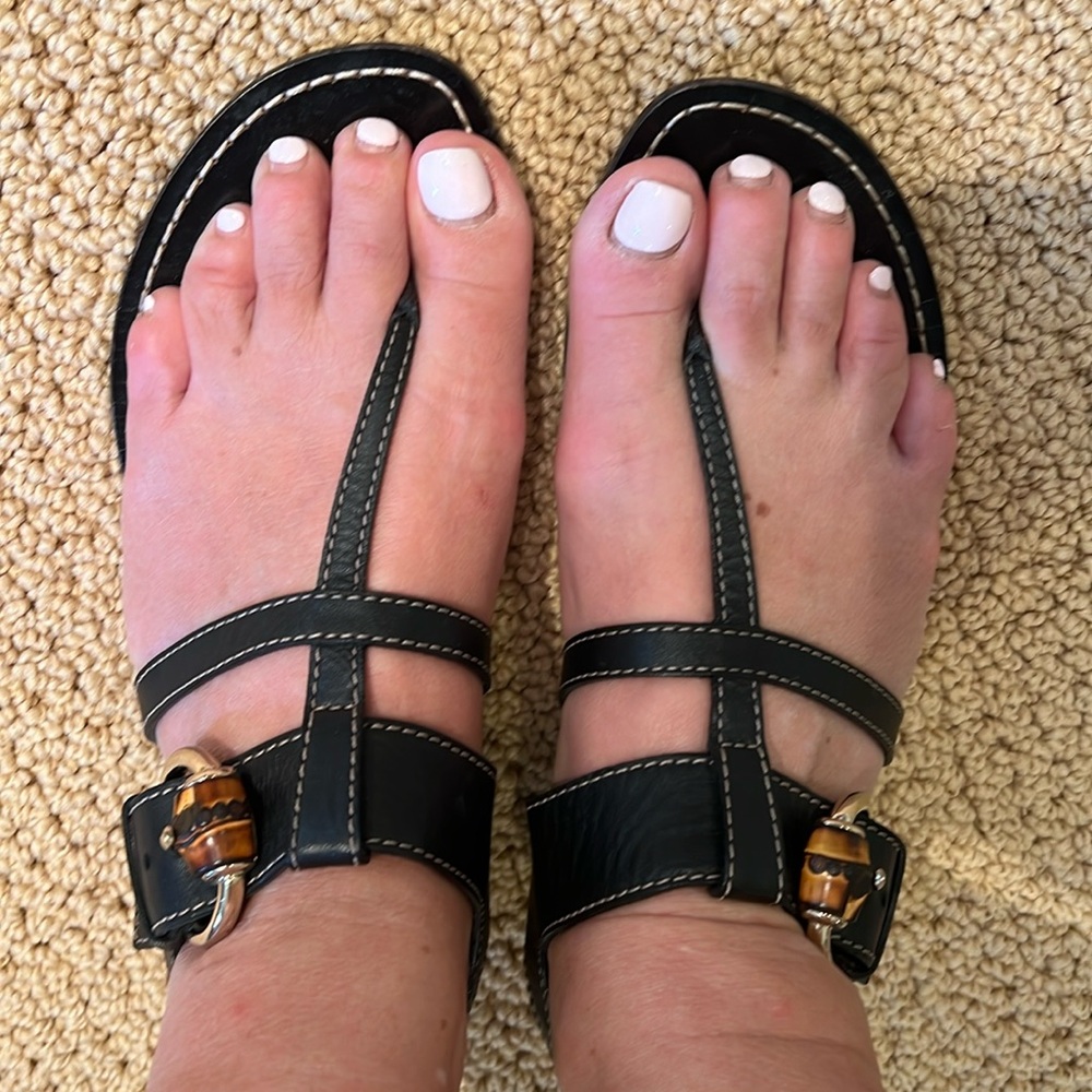 Gucci Women’s Black bambo thong sandal size 39/9